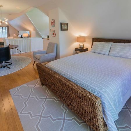 The Carriage House Loft Apartment Кингстън Екстериор снимка