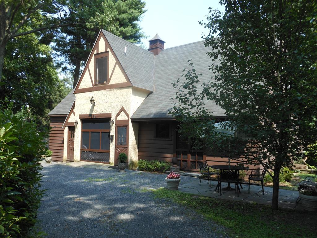 The Carriage House Loft Apartment Кингстън Екстериор снимка