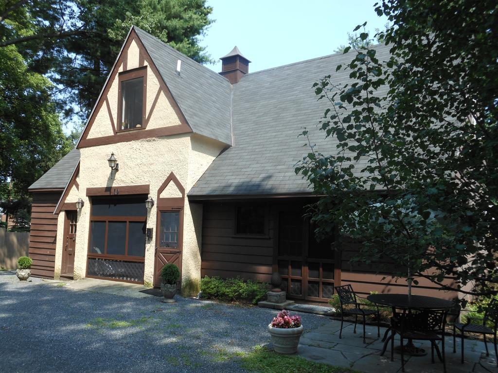 The Carriage House Loft Apartment Кингстън Екстериор снимка