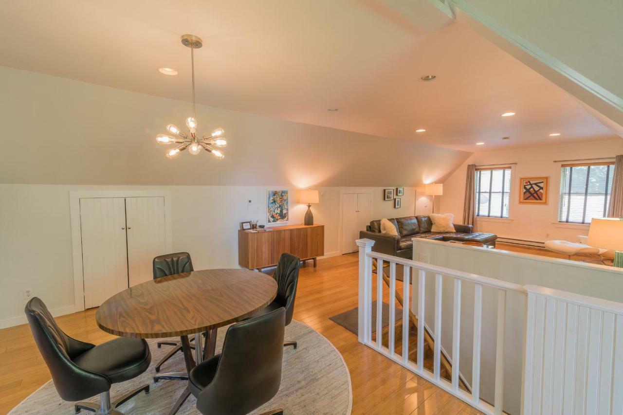 The Carriage House Loft Apartment Кингстън Екстериор снимка